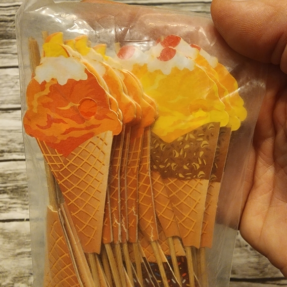 Ice cream cone cupcake picks.  Set of 25. 4 designs. - Picture 2 of 4